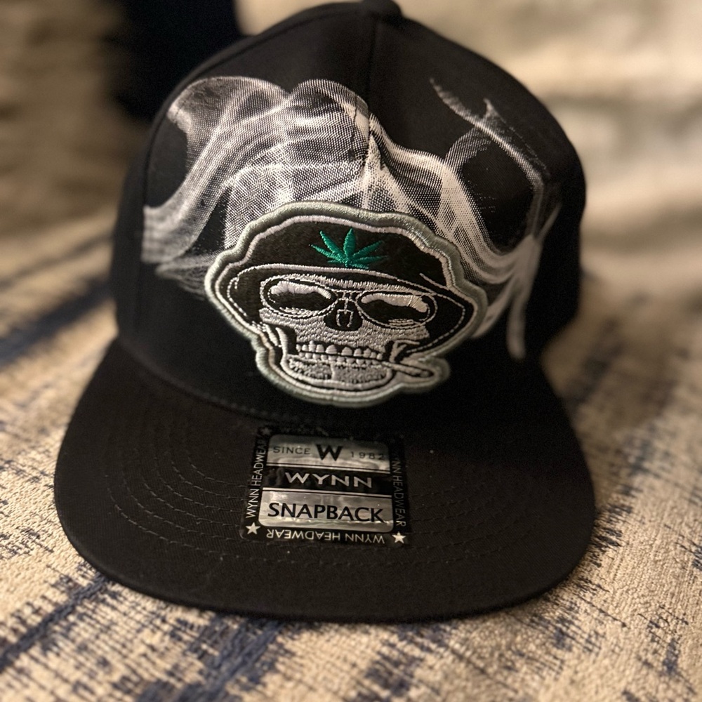 Black Skull Graphic Snapback Hat